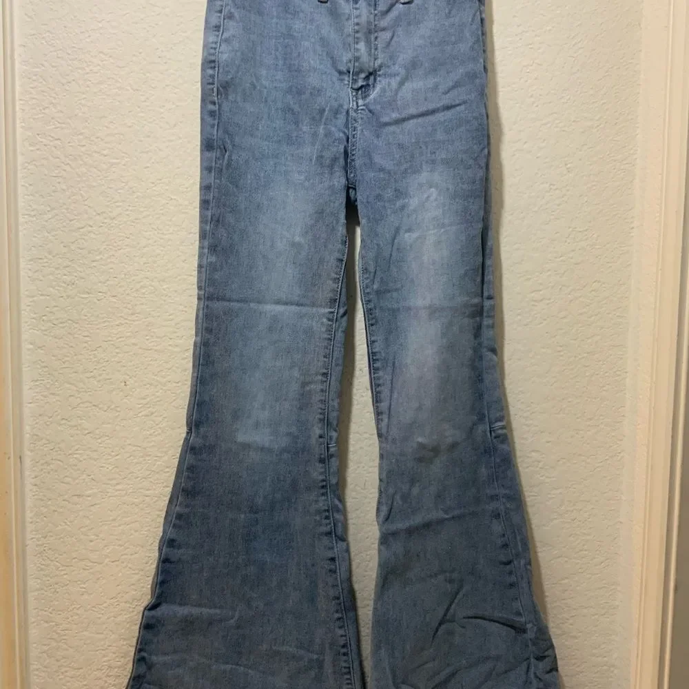 Wish List Jeans Flare Women’s Size small Raw Hem
